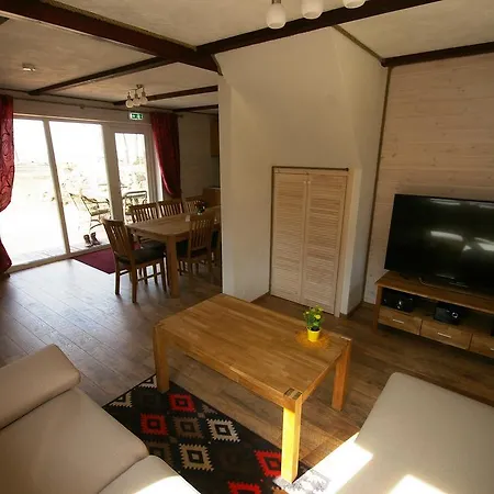 Kiviranna puhkemajad *