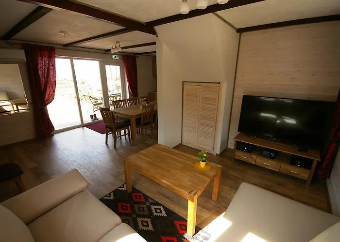 Kiviranna puhkemajad *